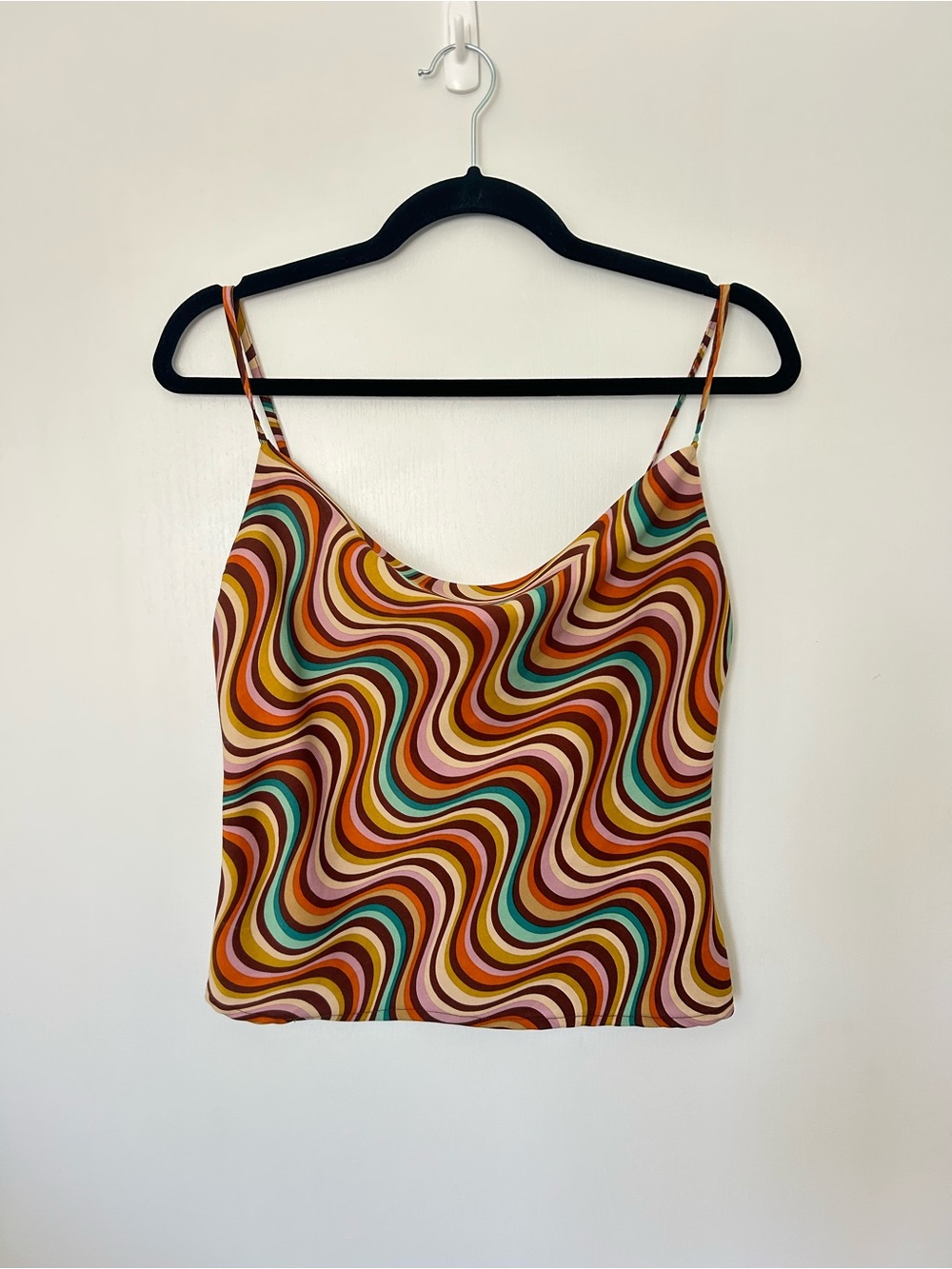 Wavy Retro Print Cami Tank Top in Multicolor